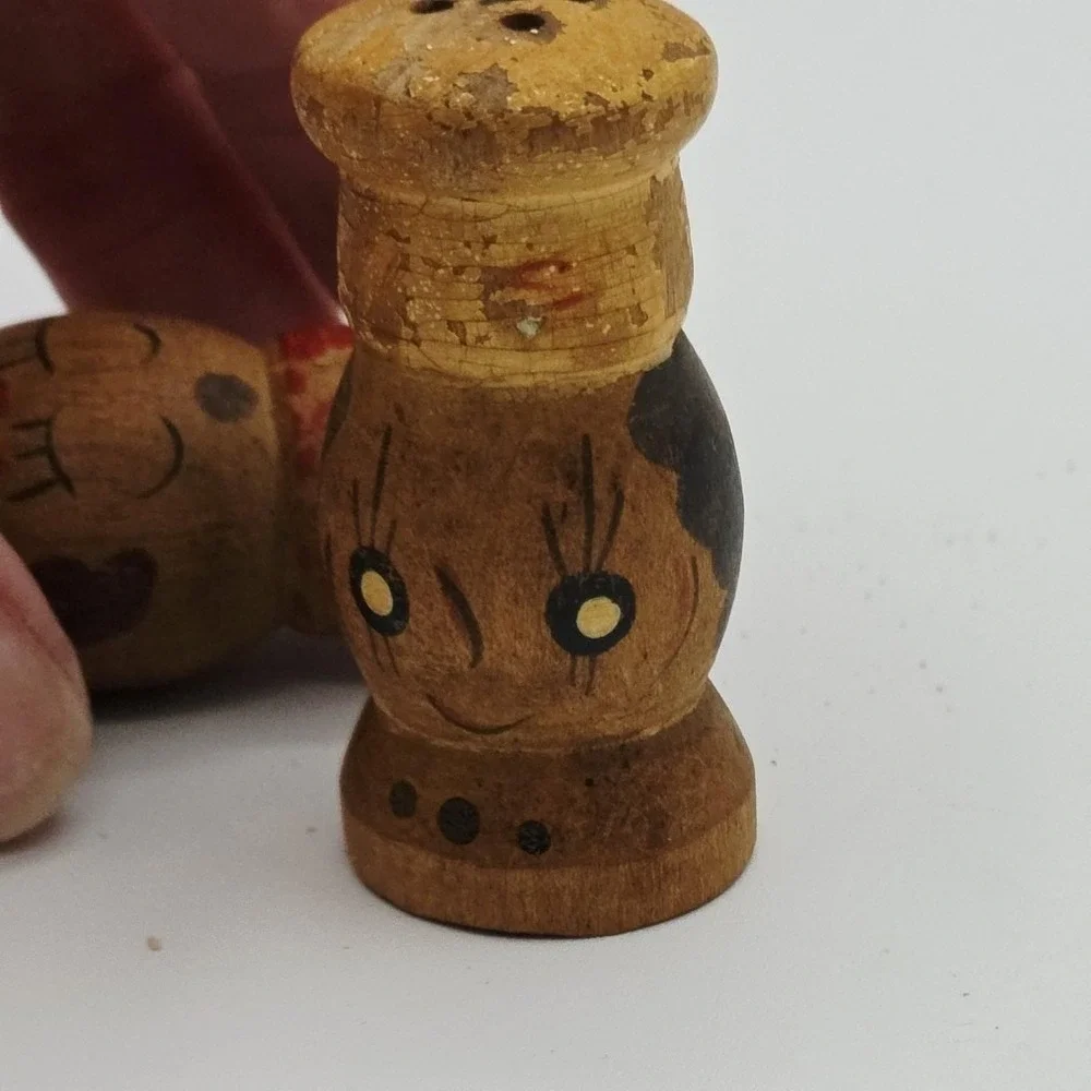 Vintage Wooden Figural Face Salt & Pepper Shakers Mini Hand Painted Pair‎ Decor